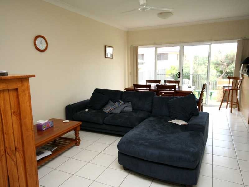 18 Windemere Crescent, Varsity Lakes QLD 4227