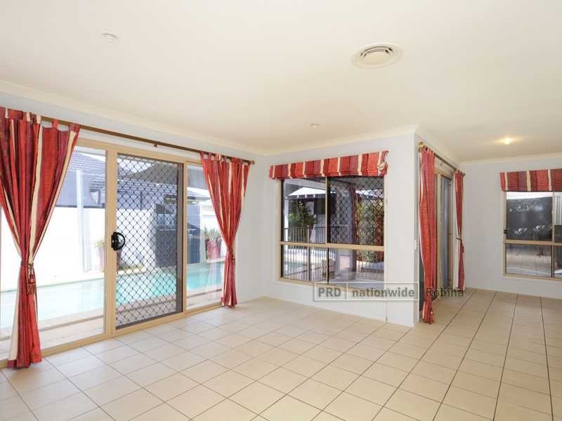 1 Avellino Drive, Varsity Lakes QLD 4227