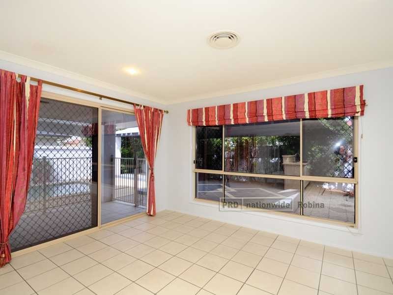 1 Avellino Drive, Varsity Lakes QLD 4227