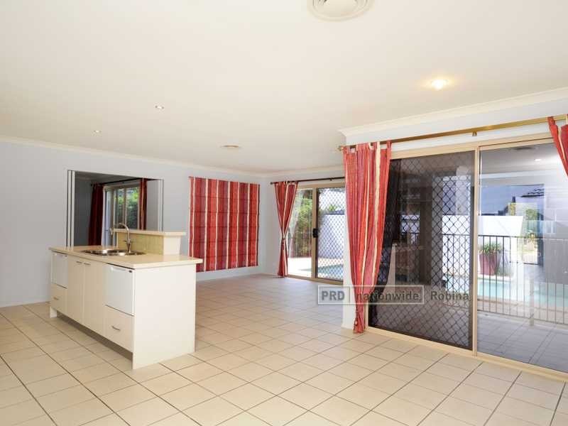 1 Avellino Drive, Varsity Lakes QLD 4227