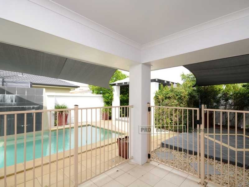1 Avellino Drive, Varsity Lakes QLD 4227