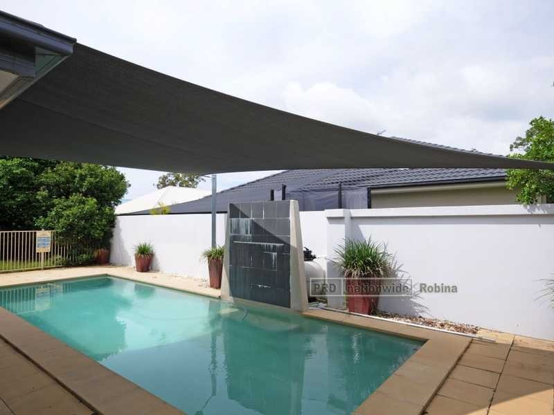 1 Avellino Drive, Varsity Lakes QLD 4227