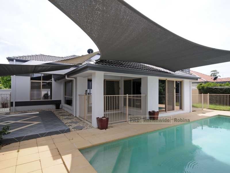 1 Avellino Drive, Varsity Lakes QLD 4227