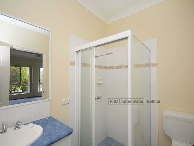 11 Magenta Drive, Varsity Lakes QLD 4227