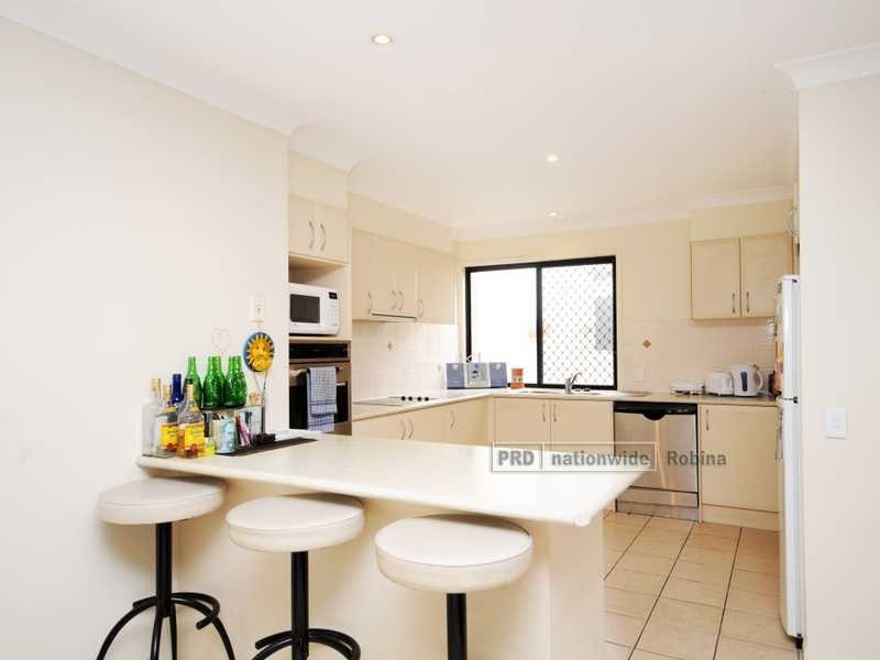 8B Protea Court, Robina QLD 4226