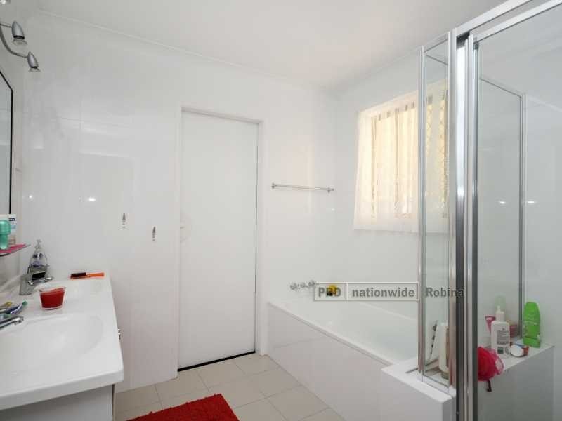 8 Planet Place, Mudgeeraba QLD 4213