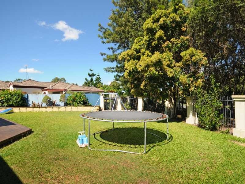 7 Coral Tree Court, Robina QLD 4226