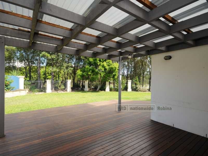 7 Coral Tree Court, Robina QLD 4226