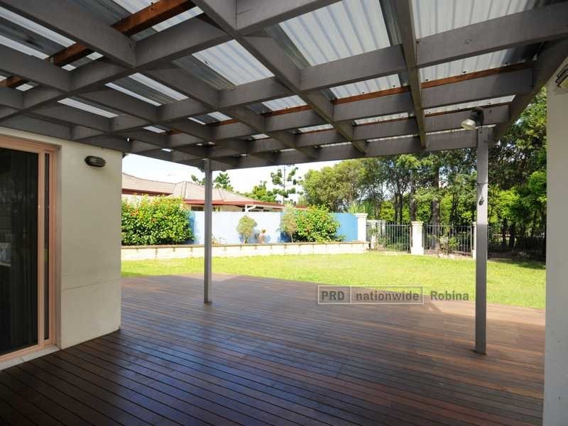 7 Coral Tree Court, Robina QLD 4226