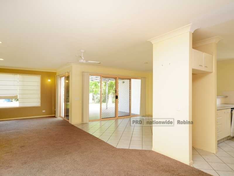 7 Coral Tree Court, Robina QLD 4226