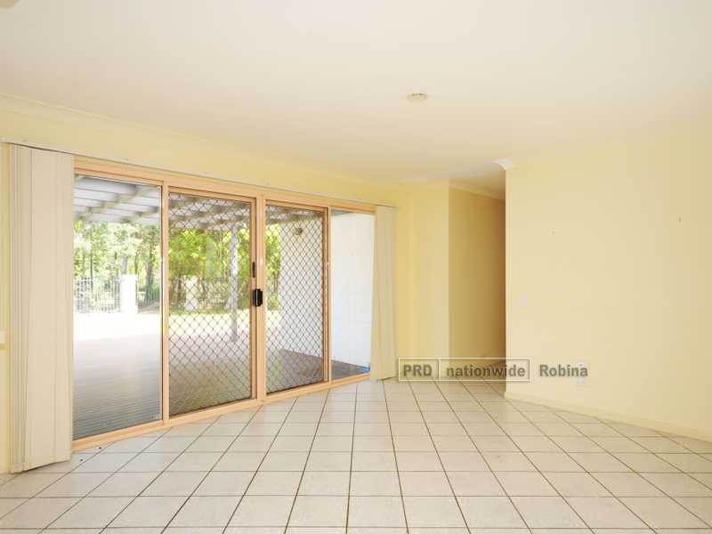 7 Coral Tree Court, Robina QLD 4226