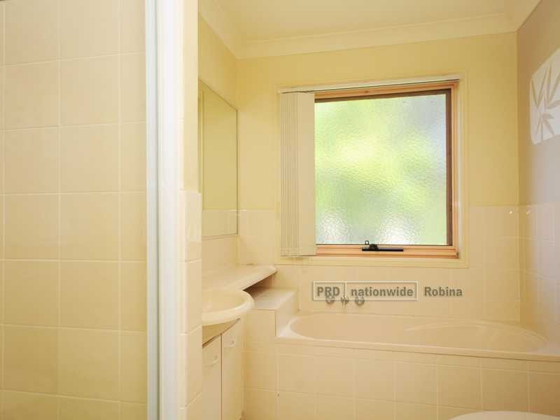 7 Coral Tree Court, Robina QLD 4226