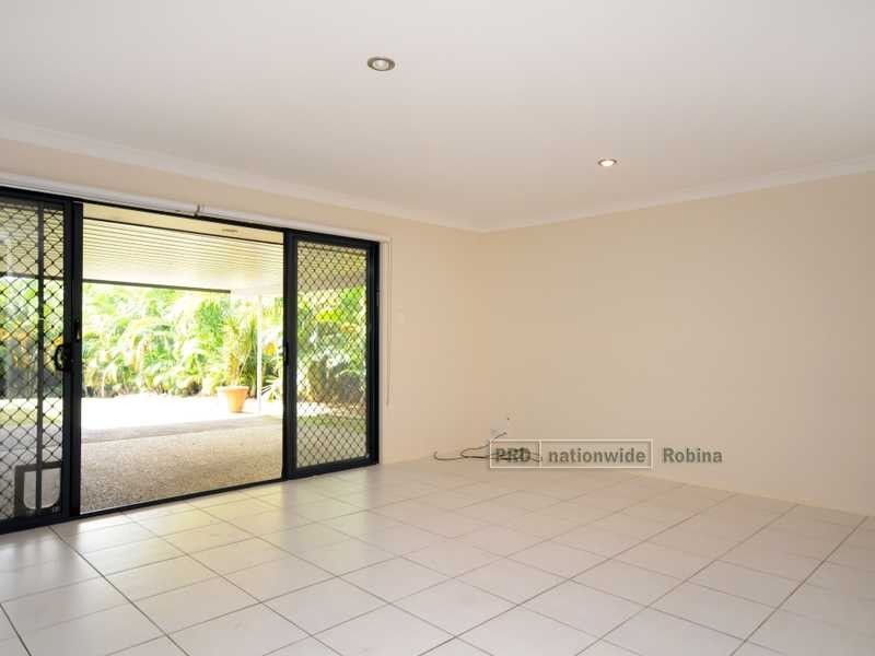 49 Merrilaine Crescent, Merrimac QLD 4226