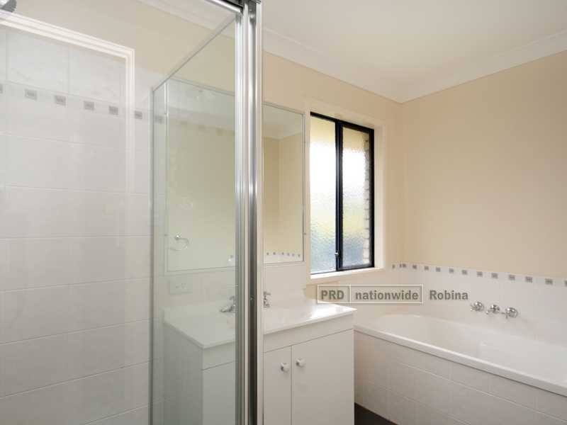 49 Merrilaine Crescent, Merrimac QLD 4226