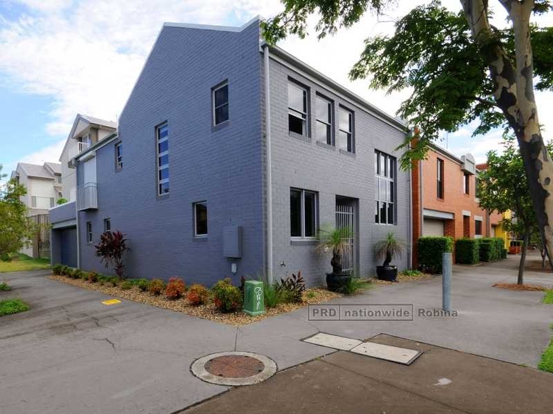 13 Bellvue Drive, Varsity Lakes QLD 4227