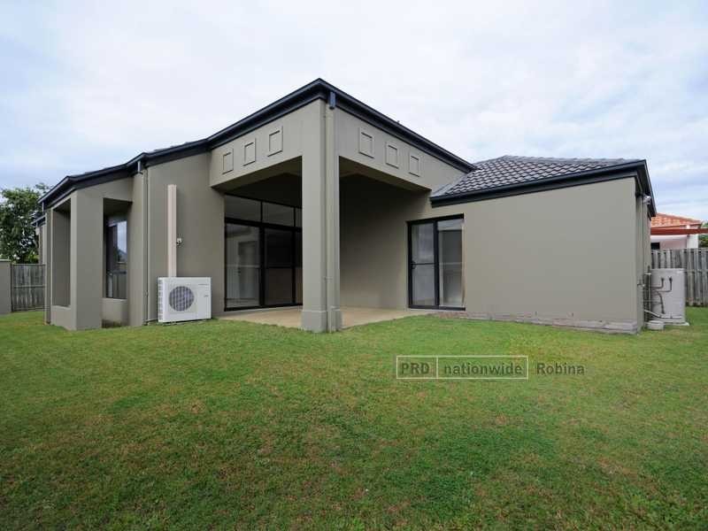 2 Ferndahl Drive, Varsity Lakes QLD 4227