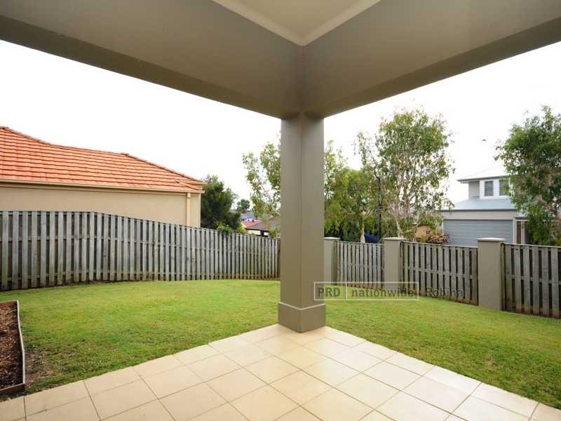 2 Ferndahl Drive, Varsity Lakes QLD 4227