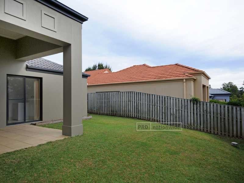 2 Ferndahl Drive, Varsity Lakes QLD 4227