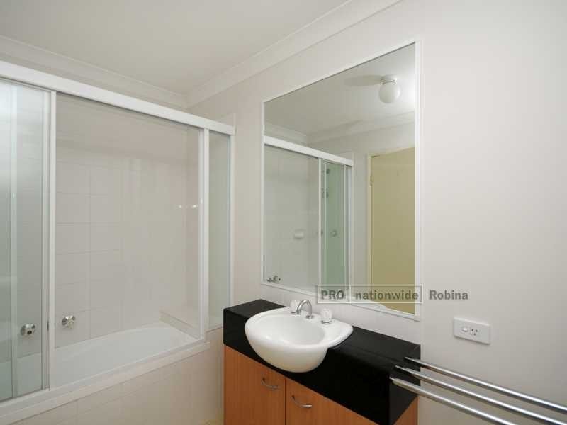 2 Ferndahl Drive, Varsity Lakes QLD 4227