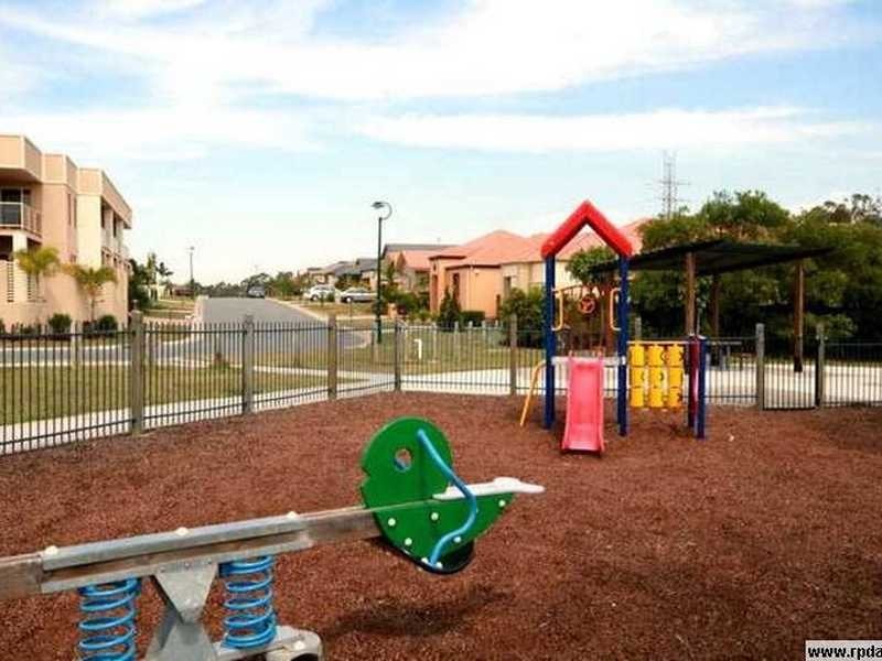 Unit 2/28 Gerona Circuit, Varsity Lakes QLD 4227