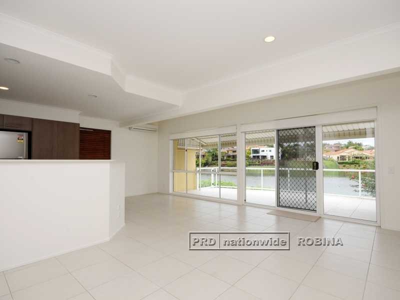 1/27 Dandenong Terrace, Robina QLD 4226