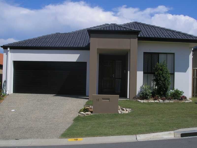 18 Palma Crescent, Varsity Lakes QLD 4227
