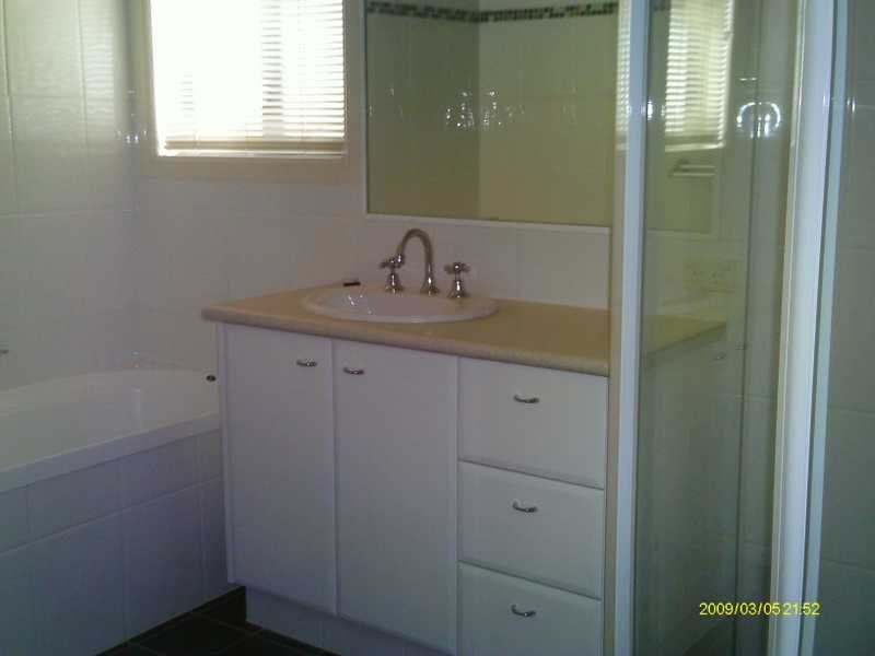 18 Palma Crescent, Varsity Lakes QLD 4227