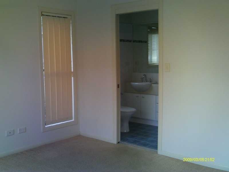 18 Palma Crescent, Varsity Lakes QLD 4227