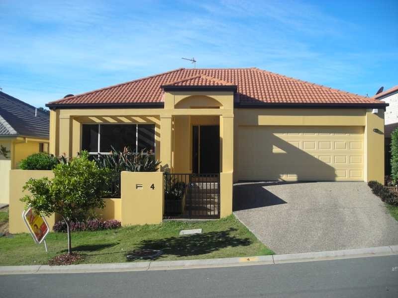 4 Torrey Place, Robina QLD 4226