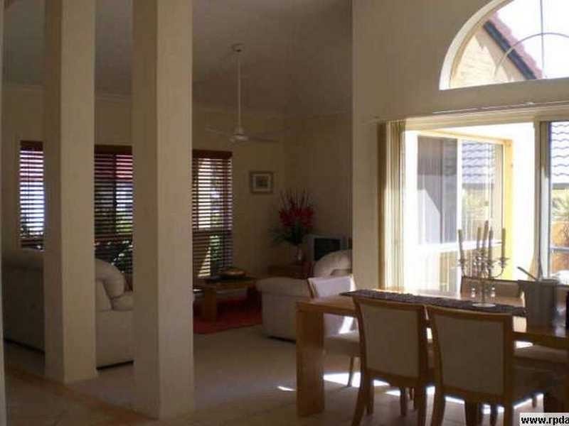 4 Torrey Place, Robina QLD 4226