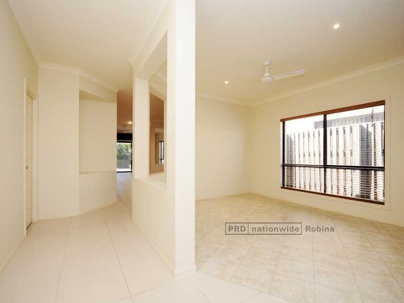 30 Gerona Circuit, Varsity Lakes QLD 4227