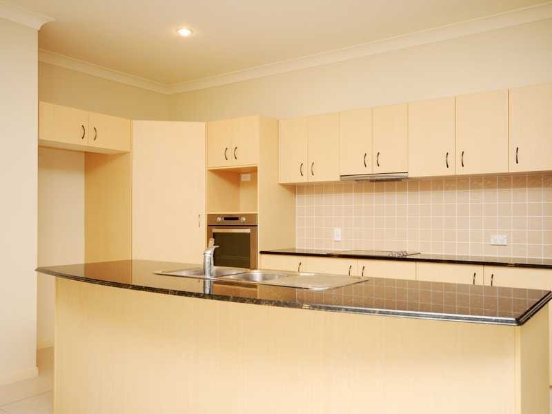 30 Gerona Circuit, Varsity Lakes QLD 4227