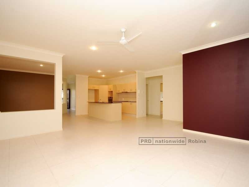 30 Gerona Circuit, Varsity Lakes QLD 4227