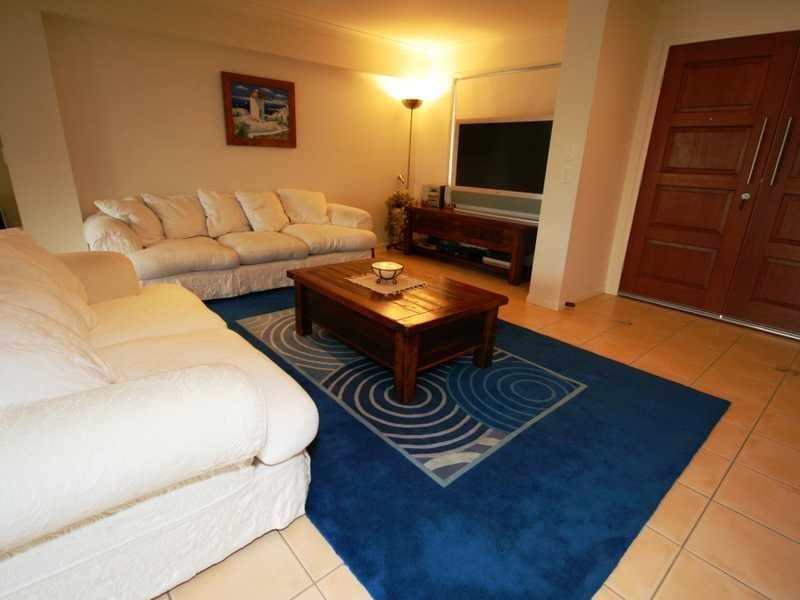 2 Fan Rd, Robina QLD 4226