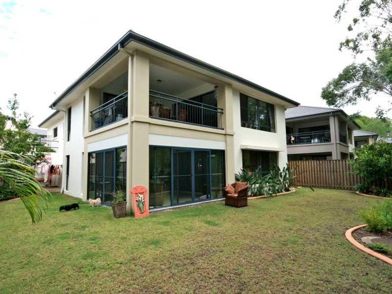 10 Northpoint Close, Robina QLD 4226