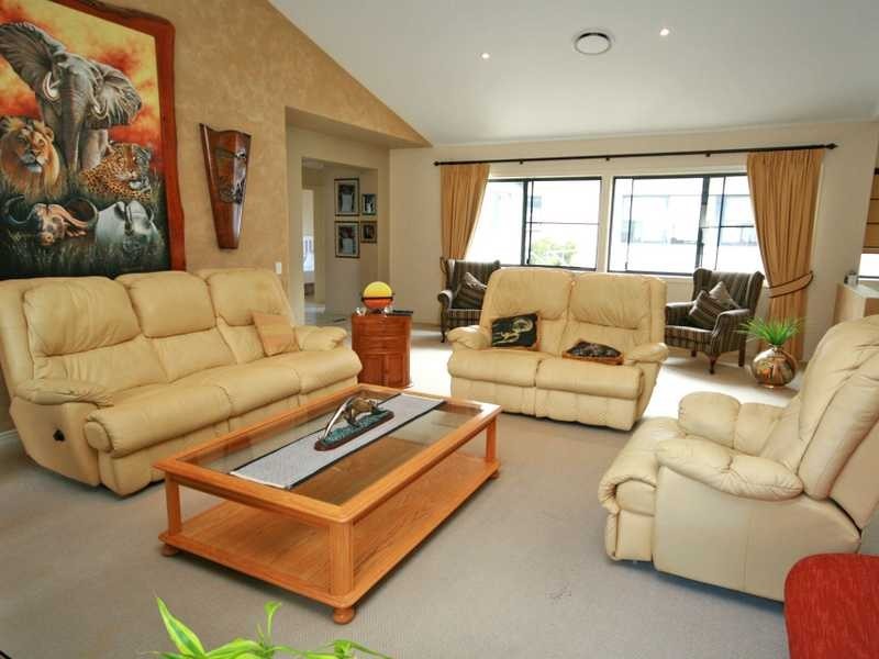 10 Northpoint Close, Robina QLD 4226