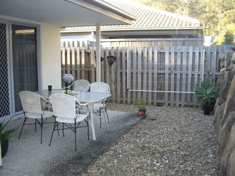 2/9 Monza Drive, Oxenford QLD 4210