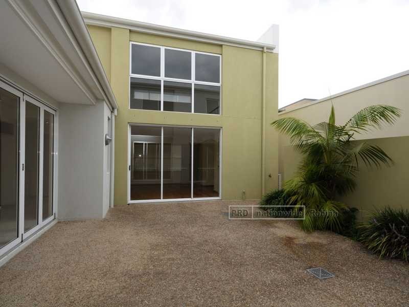12 Lader Terrace, Varsity Lakes QLD 4227