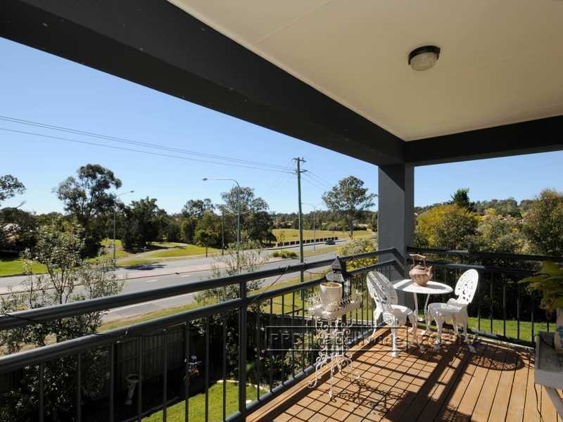 Unit 2/14 Faculty Crescent, Mudgeeraba QLD 4213