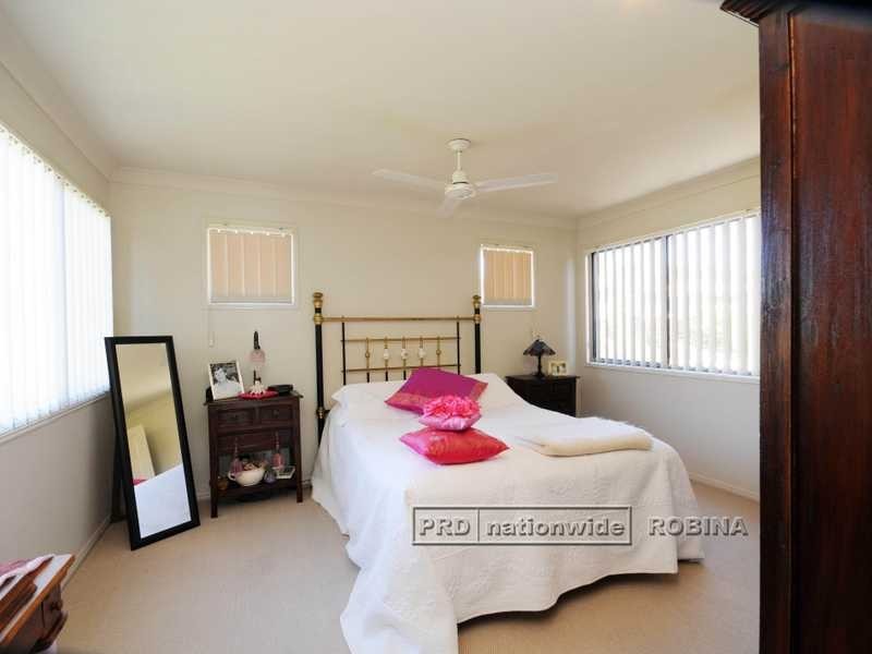 Unit 2/14 Faculty Crescent, Mudgeeraba QLD 4213