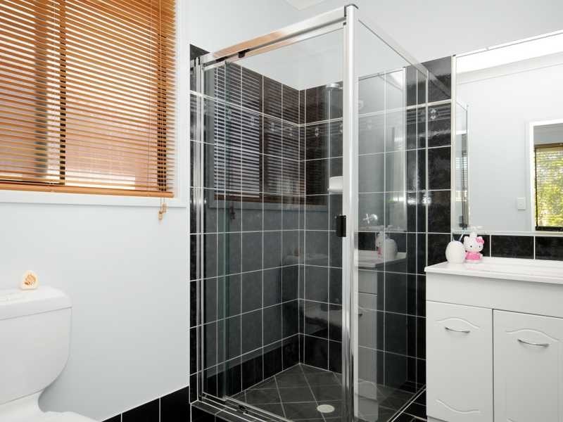 6 Shorehaven Place, Varsity Lakes QLD 4227