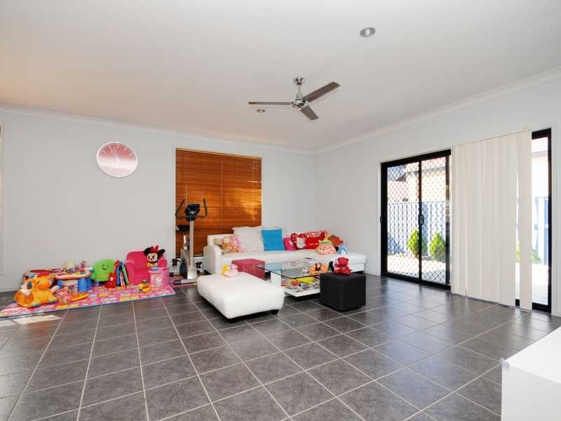 6 Shorehaven Place, Varsity Lakes QLD 4227