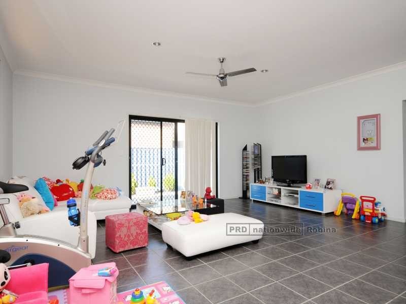 6 Shorehaven Place, Varsity Lakes QLD 4227