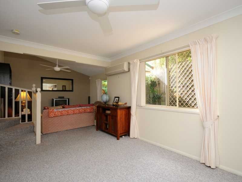 Unit 2/16 Douma Drive, Mudgeeraba QLD 4213