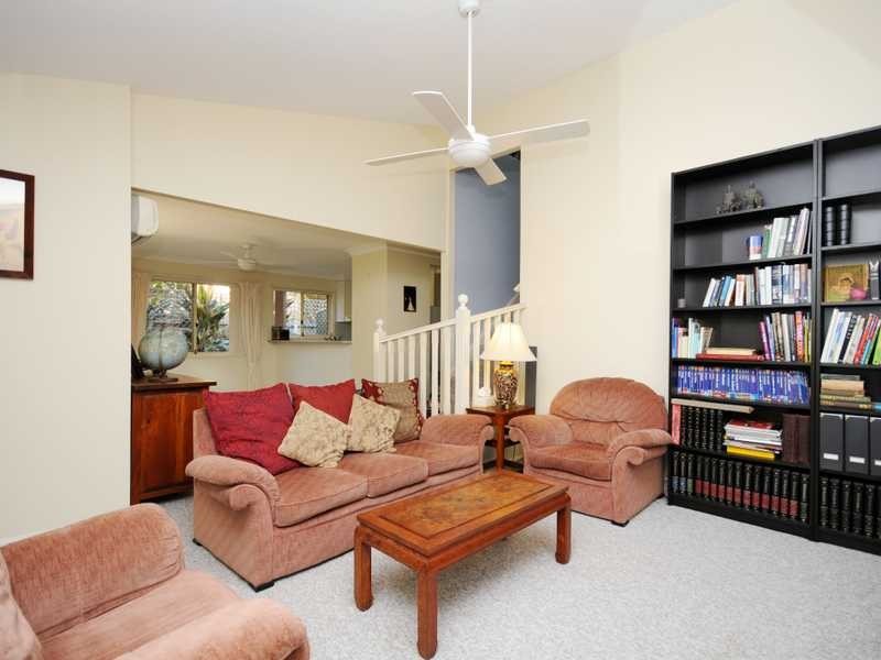 Unit 2/16 Douma Drive, Mudgeeraba QLD 4213