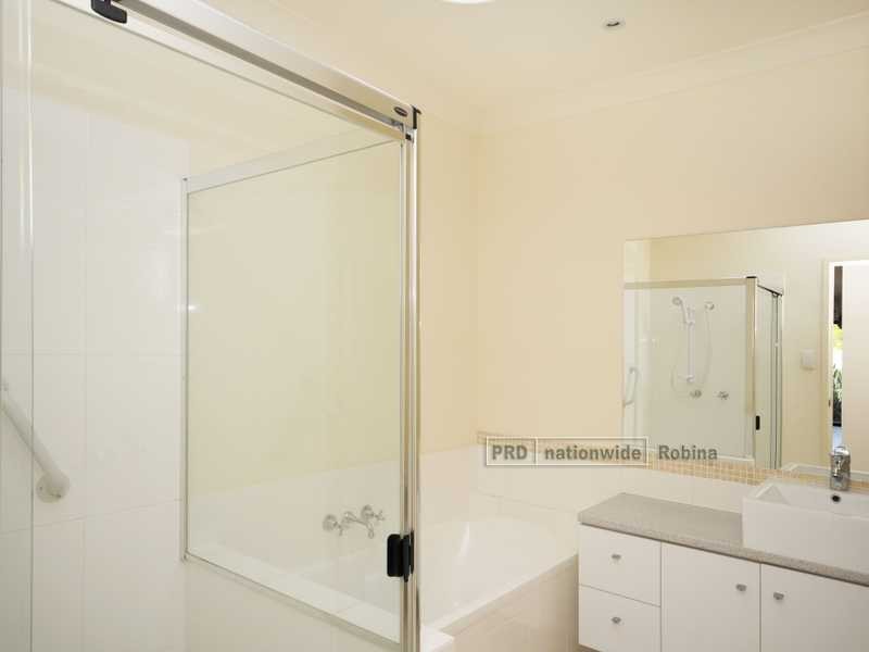 54 Heights Drive, Robina QLD 4226