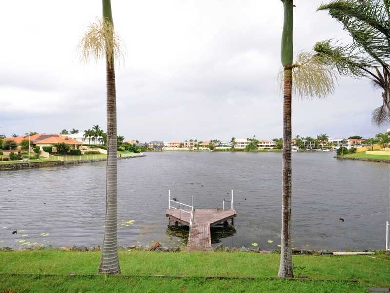 72 Santa Cruz Boulevard, Clear Island Waters QLD 4226