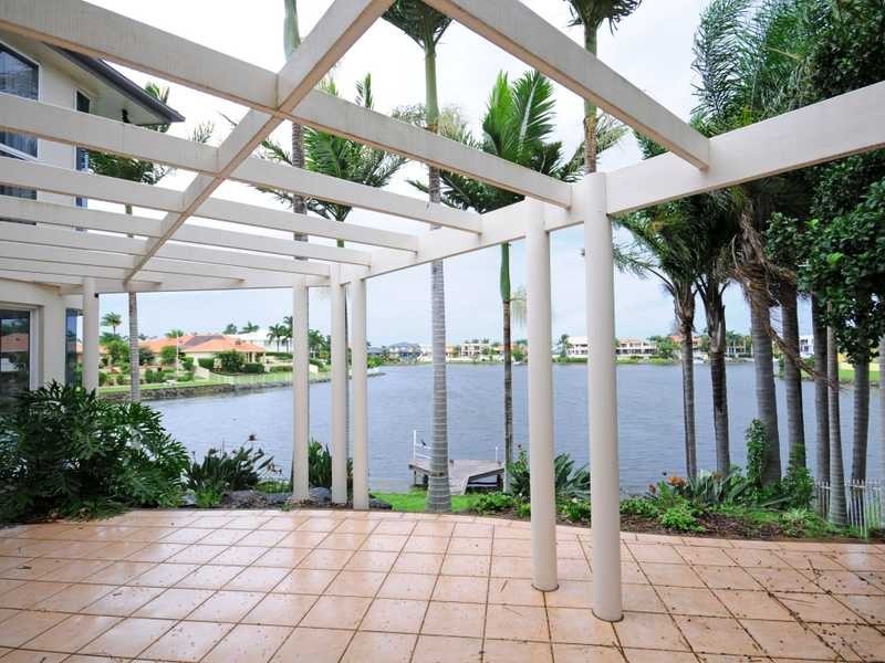 72 Santa Cruz Boulevard, Clear Island Waters QLD 4226