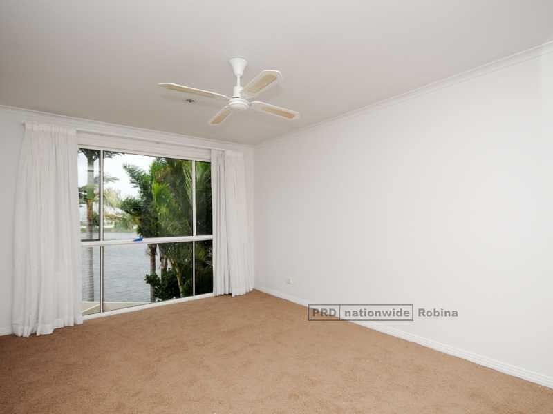 72 Santa Cruz Boulevard, Clear Island Waters QLD 4226