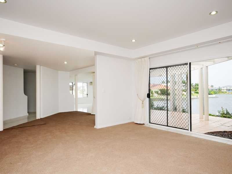 72 Santa Cruz Boulevard, Clear Island Waters QLD 4226